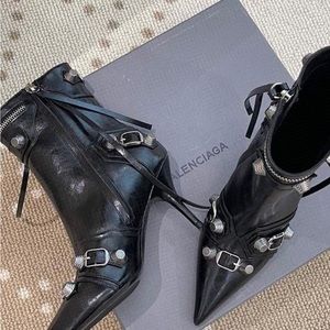 🏍️🩶NEW Studded MOTO and buckled  ankle boot🖤by retha also available in 38